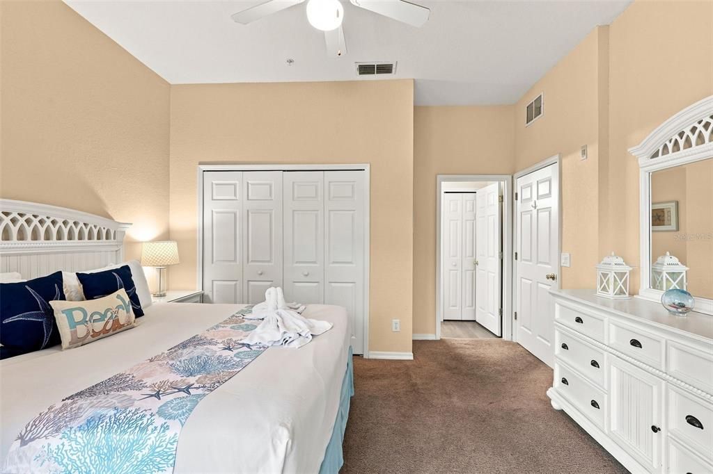 For Sale: $197,500 (2 beds, 2 baths, 1173 Square Feet)