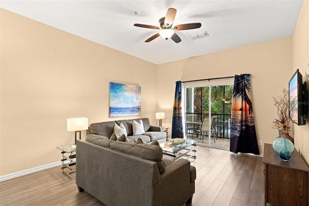 For Sale: $197,500 (2 beds, 2 baths, 1173 Square Feet)