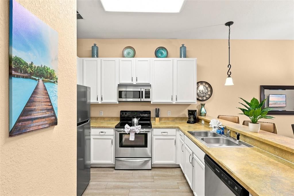 For Sale: $197,500 (2 beds, 2 baths, 1173 Square Feet)