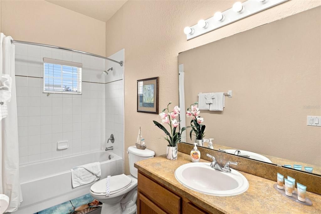 For Sale: $197,500 (2 beds, 2 baths, 1173 Square Feet)