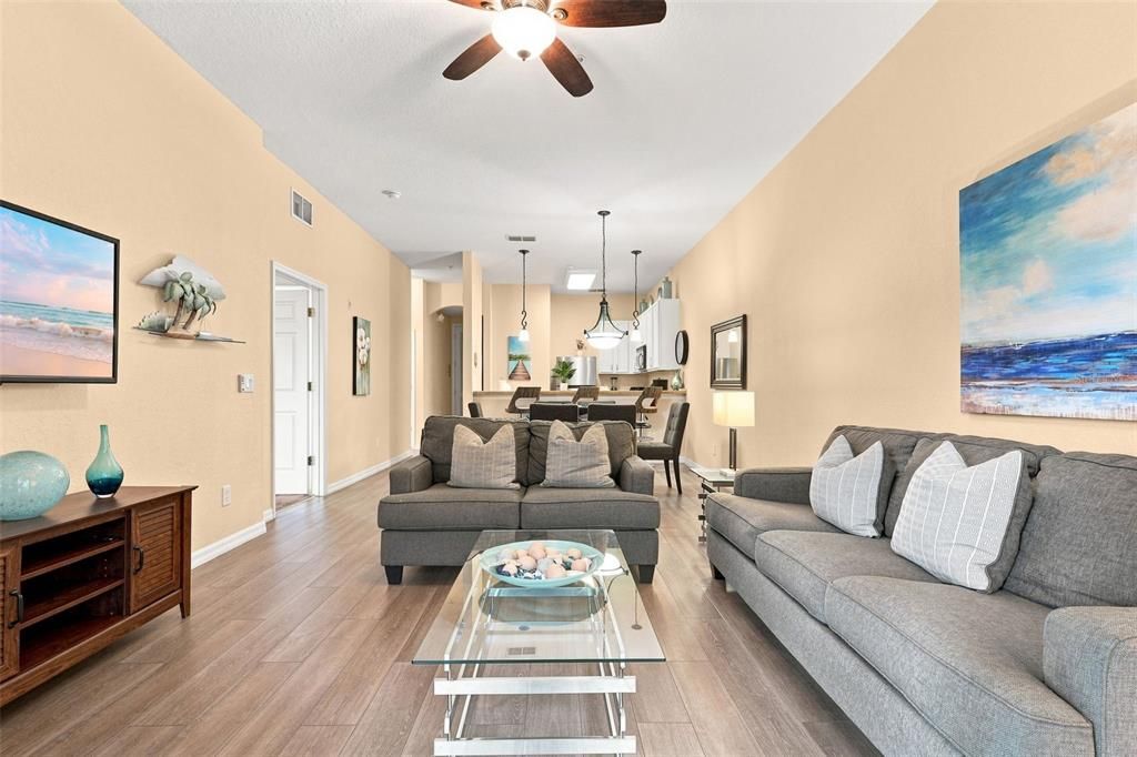 For Sale: $197,500 (2 beds, 2 baths, 1173 Square Feet)