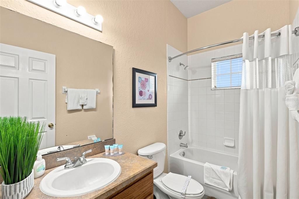 For Sale: $197,500 (2 beds, 2 baths, 1173 Square Feet)