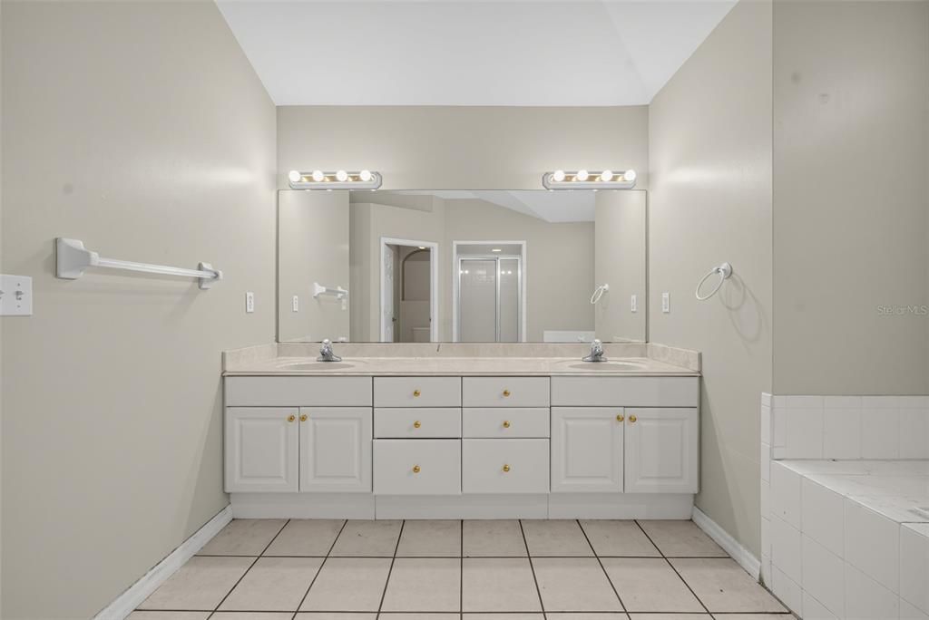 For Sale: $374,900 (4 beds, 2 baths, 2441 Square Feet)