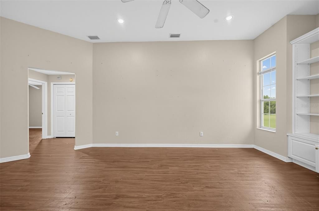 For Sale: $374,900 (4 beds, 2 baths, 2441 Square Feet)