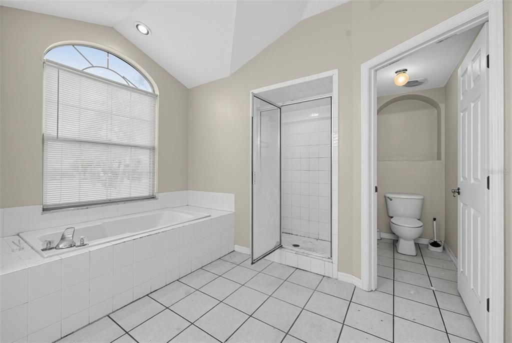 For Sale: $374,900 (4 beds, 2 baths, 2441 Square Feet)