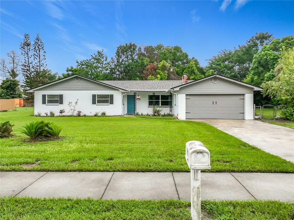For Sale: $399,900 (3 beds, 2 baths, 2012 Square Feet)
