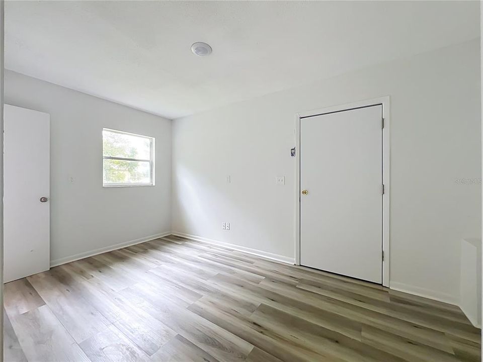 For Sale: $399,900 (3 beds, 2 baths, 2012 Square Feet)