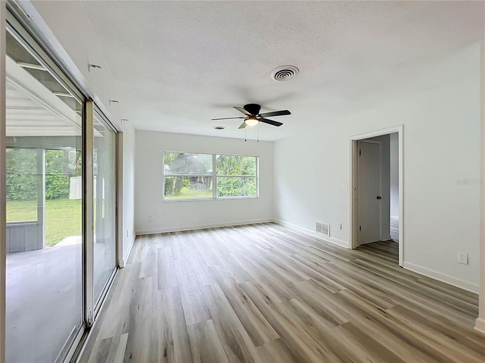 For Sale: $399,900 (3 beds, 2 baths, 2012 Square Feet)