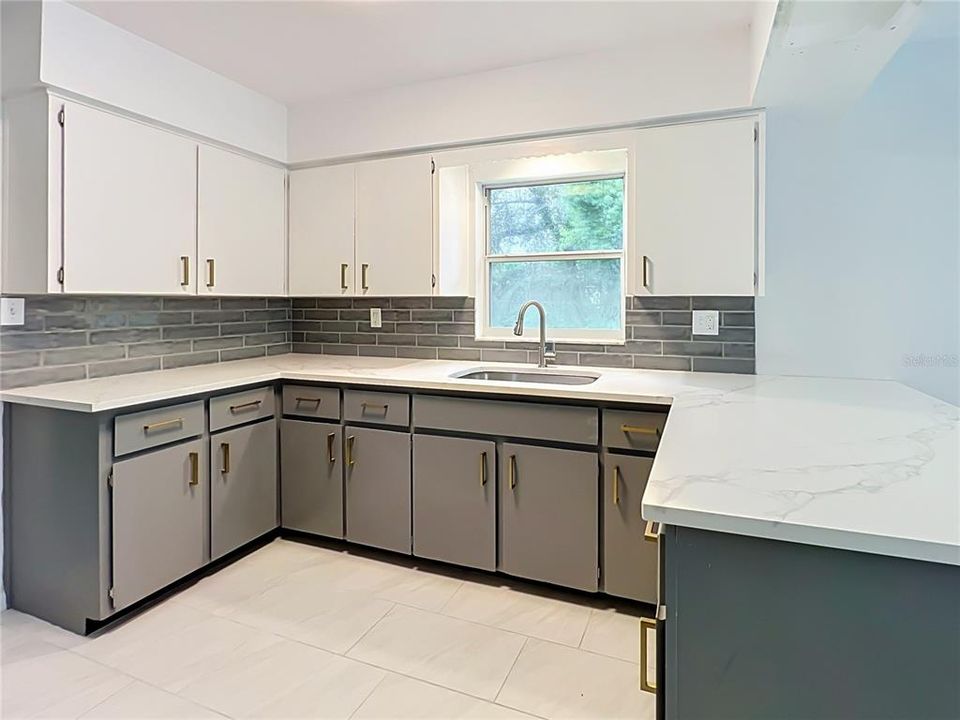 For Sale: $399,900 (3 beds, 2 baths, 2012 Square Feet)