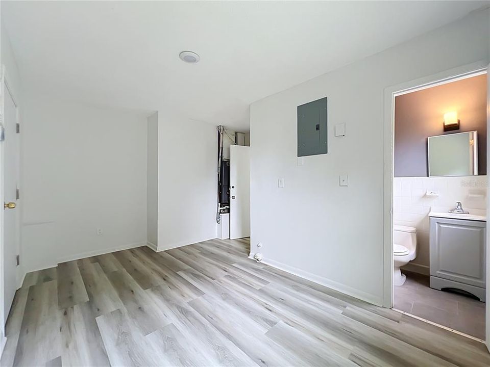 For Sale: $399,900 (3 beds, 2 baths, 2012 Square Feet)