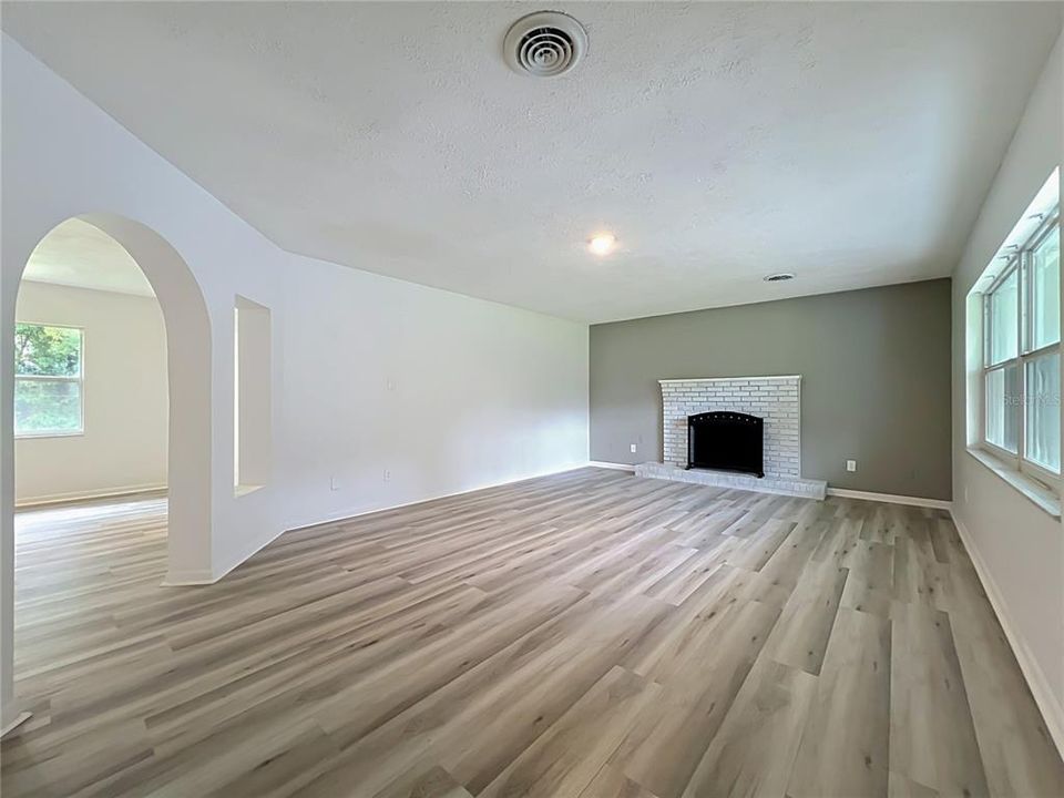 For Sale: $399,900 (3 beds, 2 baths, 2012 Square Feet)