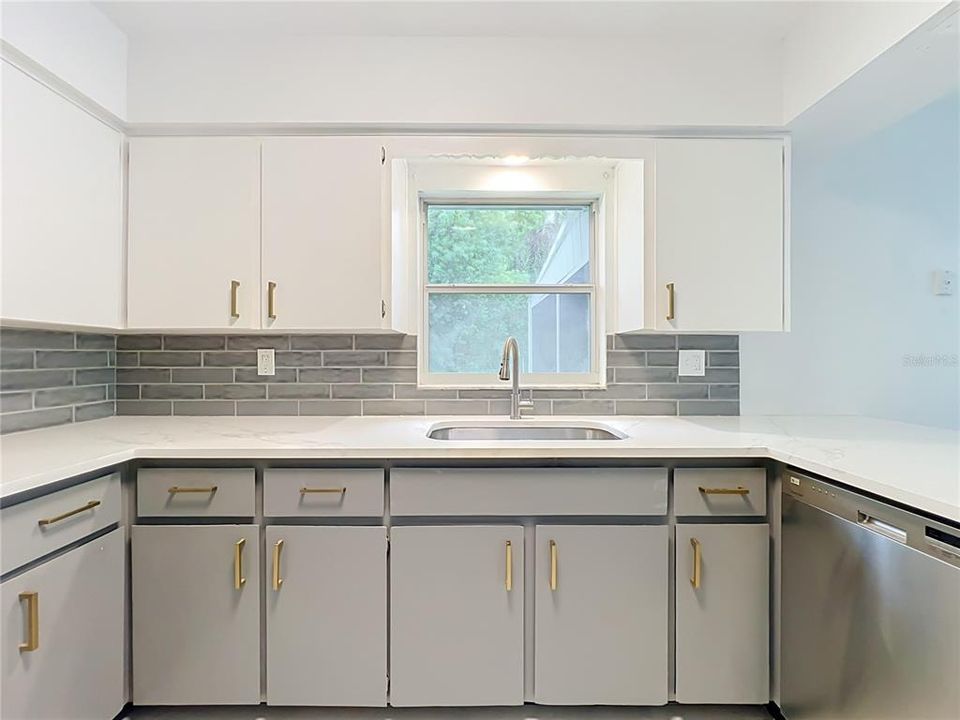 For Sale: $399,900 (3 beds, 2 baths, 2012 Square Feet)