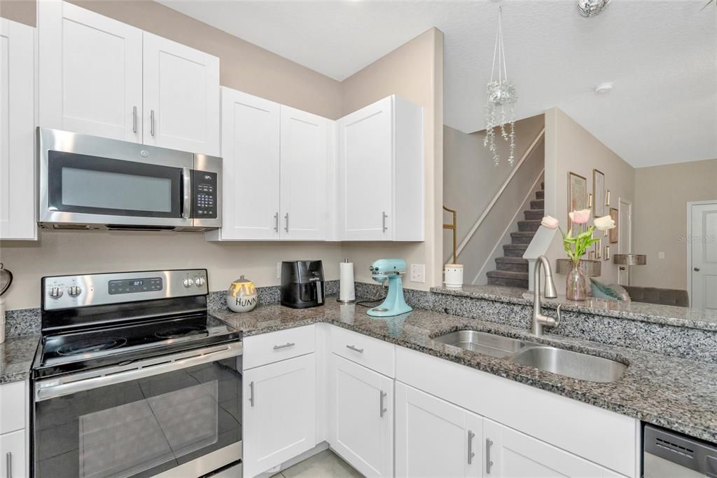 For Sale: $253,900 (3 beds, 2 baths, 1666 Square Feet)