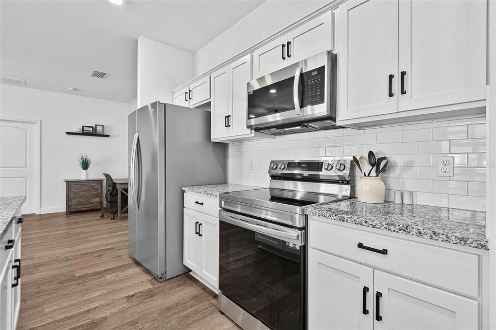 For Sale: $369,900 (3 beds, 2 baths, 1821 Square Feet)