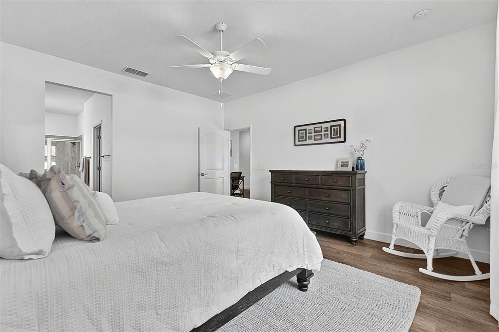 For Sale: $369,900 (3 beds, 2 baths, 1821 Square Feet)