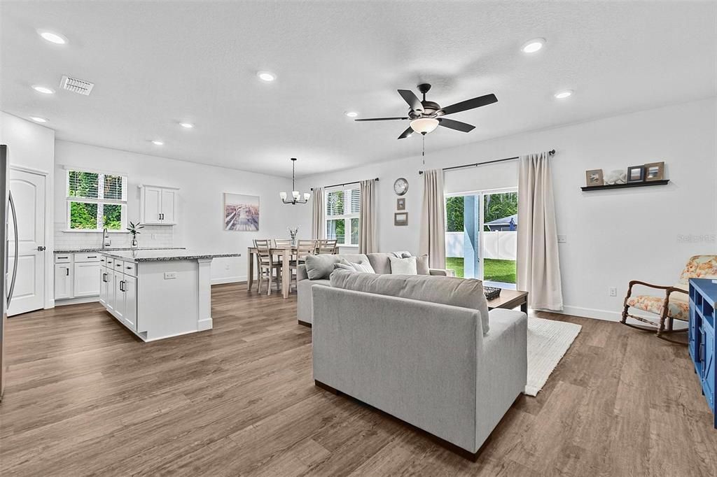 For Sale: $369,900 (3 beds, 2 baths, 1821 Square Feet)