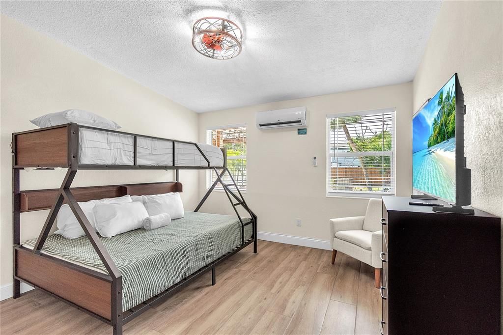 En Venta: $560,000 (2 camas, 2 baños, 1273 Pies cuadrados)