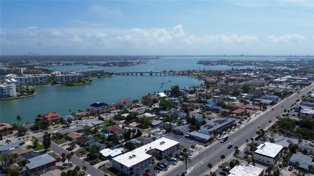 En Venta: $560,000 (2 camas, 2 baños, 1273 Pies cuadrados)