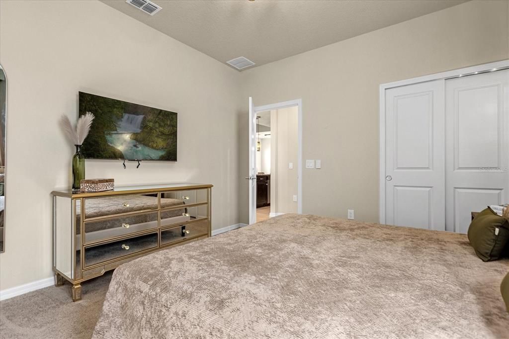 For Sale: $699,900 (7 beds, 5 baths, 3282 Square Feet)