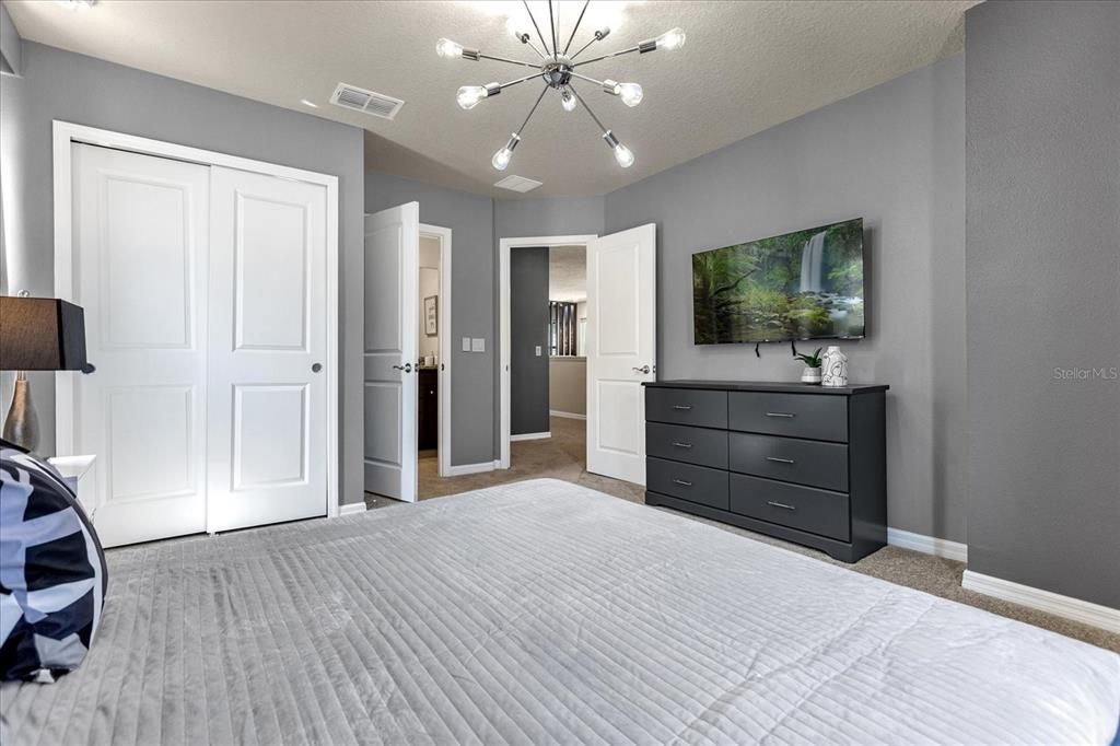 For Sale: $699,900 (7 beds, 5 baths, 3282 Square Feet)