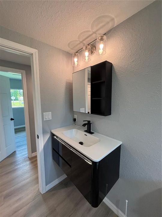 For Sale: $279,900 (4 beds, 2 baths, 1324 Square Feet)