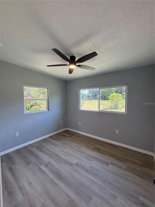 For Sale: $279,900 (4 beds, 2 baths, 1324 Square Feet)