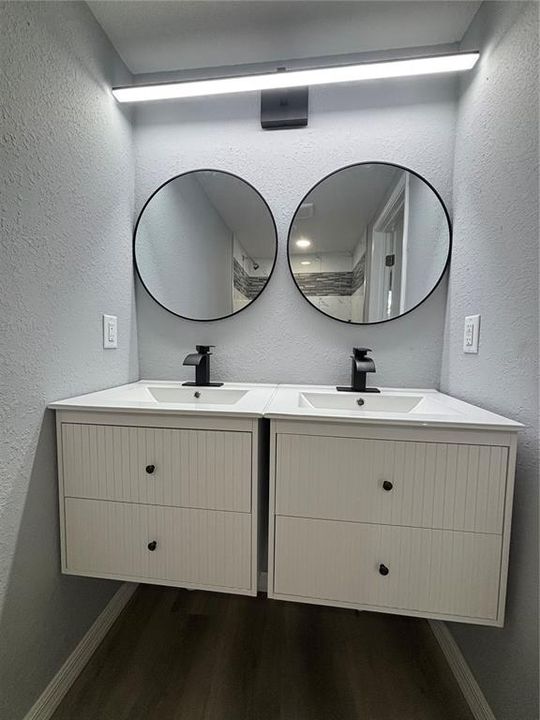 For Sale: $279,900 (4 beds, 2 baths, 1324 Square Feet)