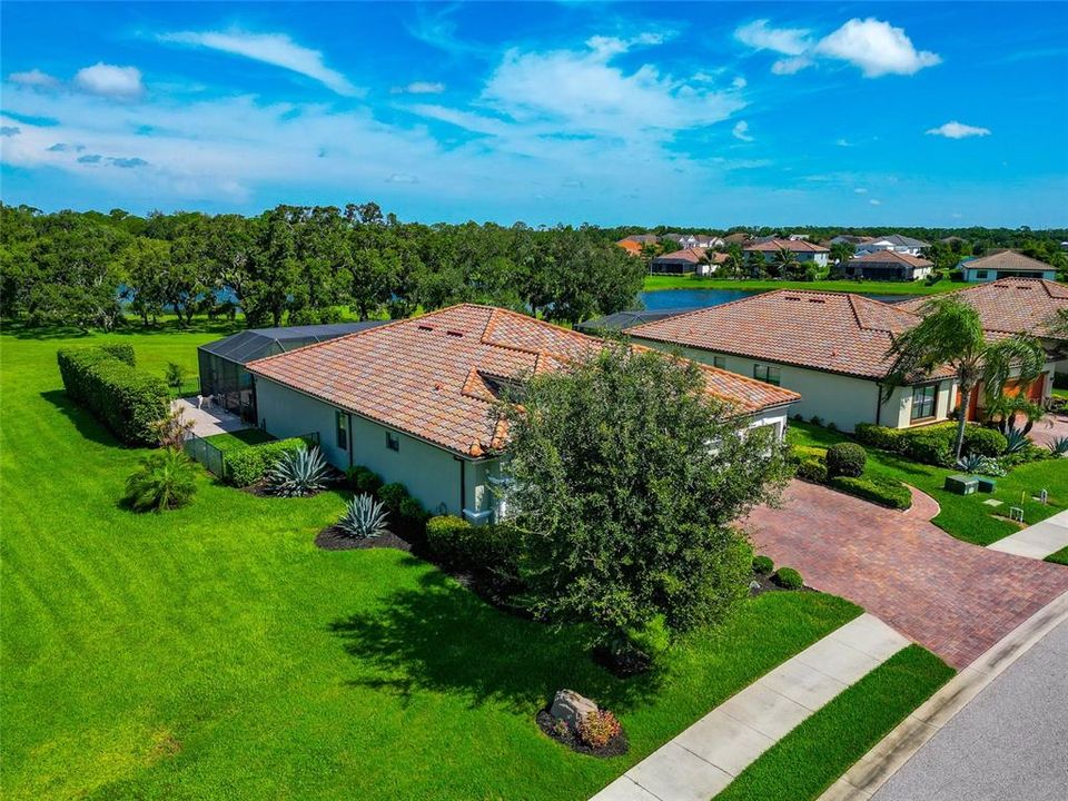 For Sale: $799,777 (4 beds, 2 baths, 2239 Square Feet)
