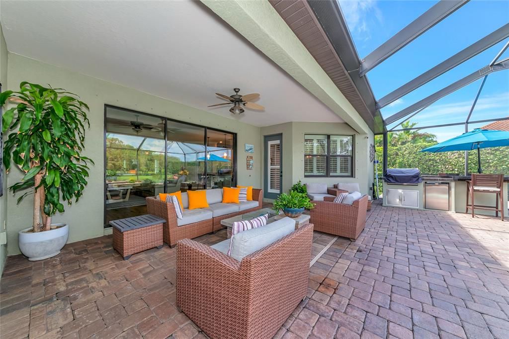 For Sale: $799,777 (4 beds, 2 baths, 2239 Square Feet)
