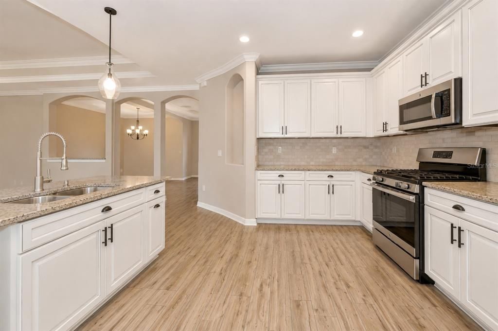 For Sale: $799,777 (4 beds, 2 baths, 2239 Square Feet)