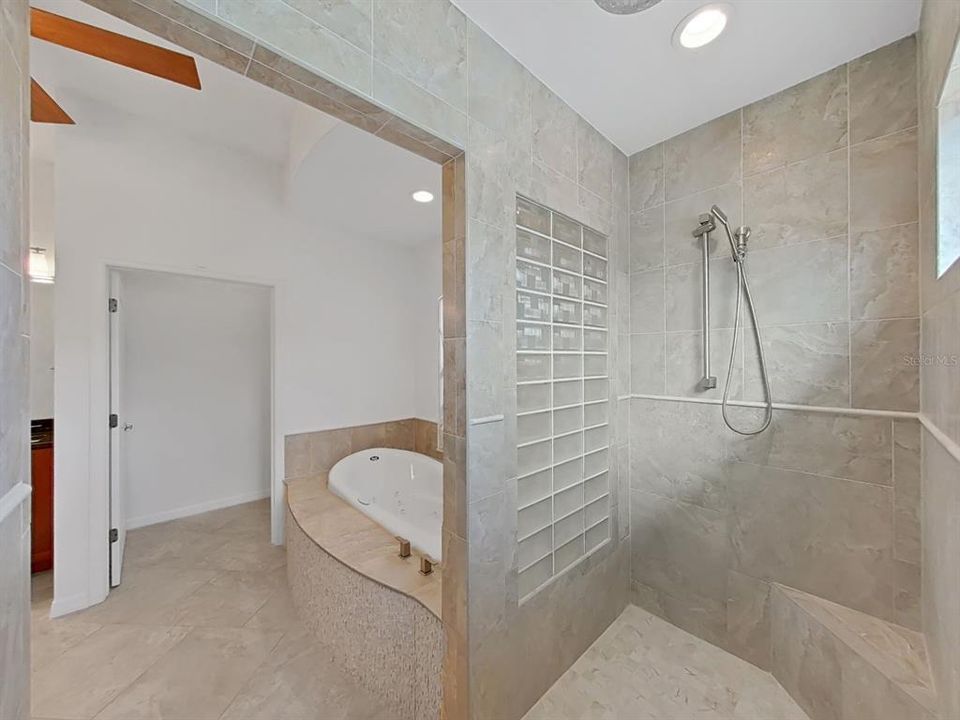 На продажу: $975,000 (3 спален, 2 ванн, 2574 Квадратных фут)