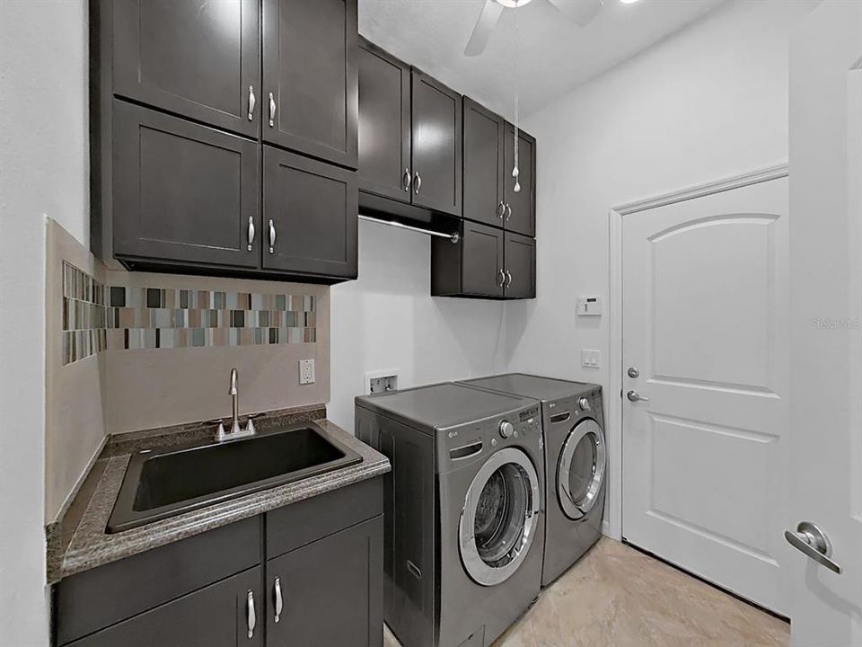 На продажу: $975,000 (3 спален, 2 ванн, 2574 Квадратных фут)