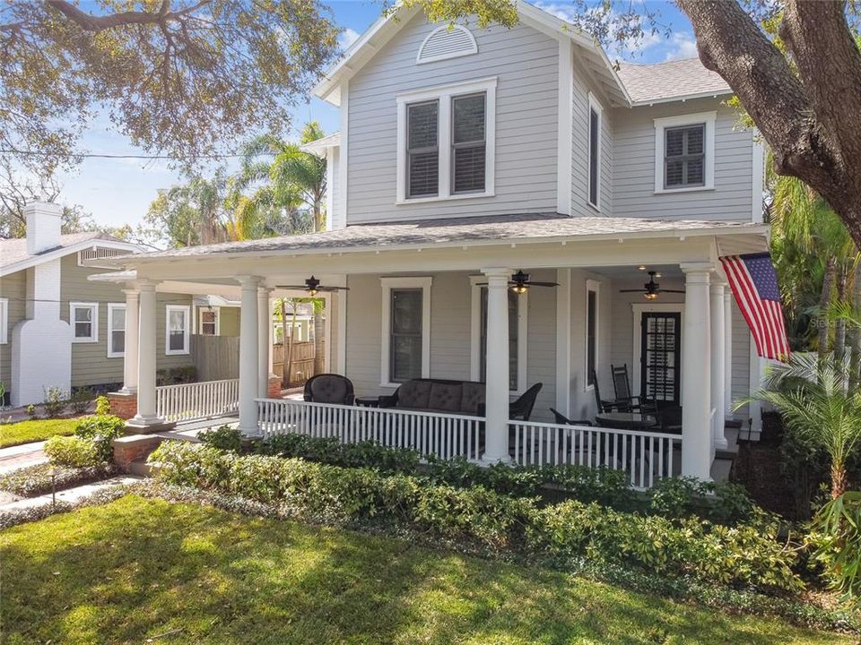 For Sale: $1,675,000 (4 beds, 4 baths, 2620 Square Feet)