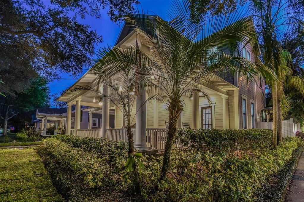 For Sale: $1,675,000 (4 beds, 4 baths, 2620 Square Feet)