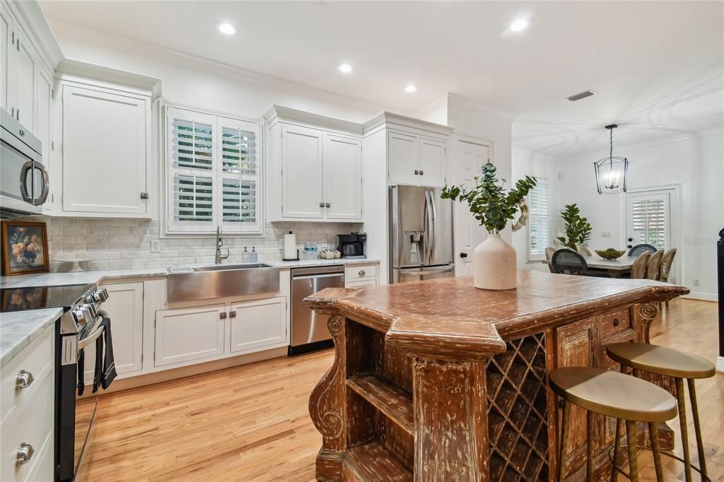 For Sale: $1,675,000 (4 beds, 4 baths, 2620 Square Feet)
