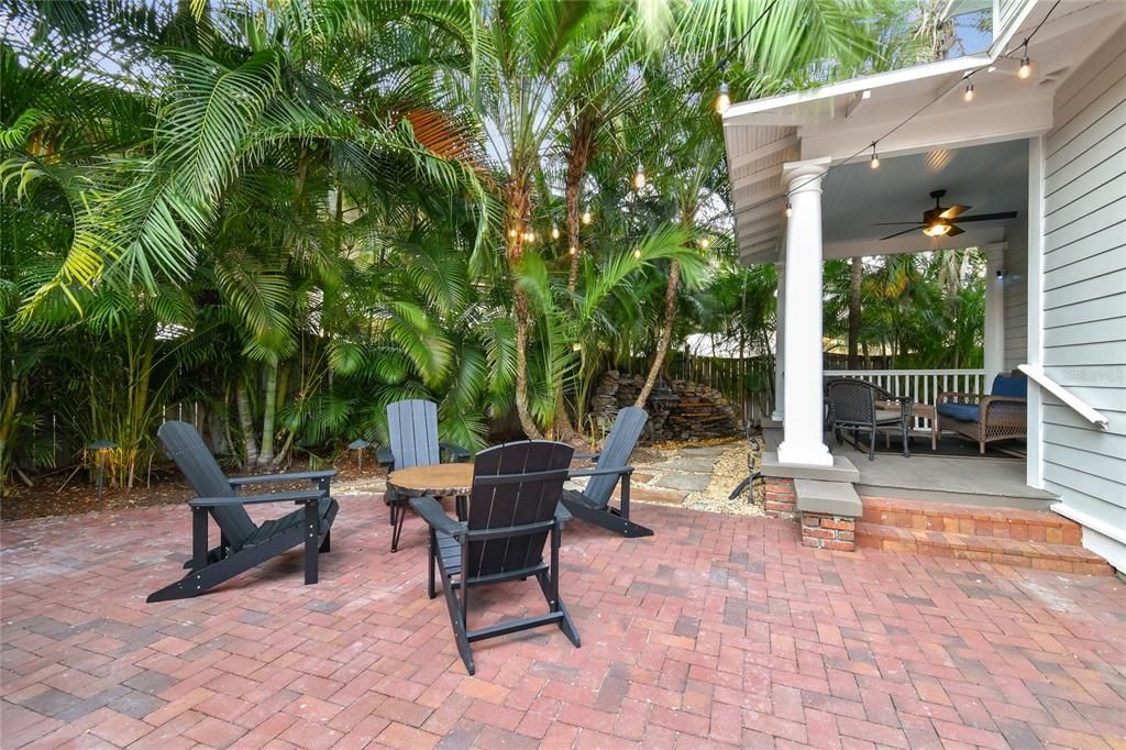 For Sale: $1,675,000 (4 beds, 4 baths, 2620 Square Feet)