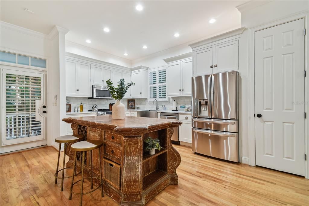 For Sale: $1,675,000 (4 beds, 4 baths, 2620 Square Feet)