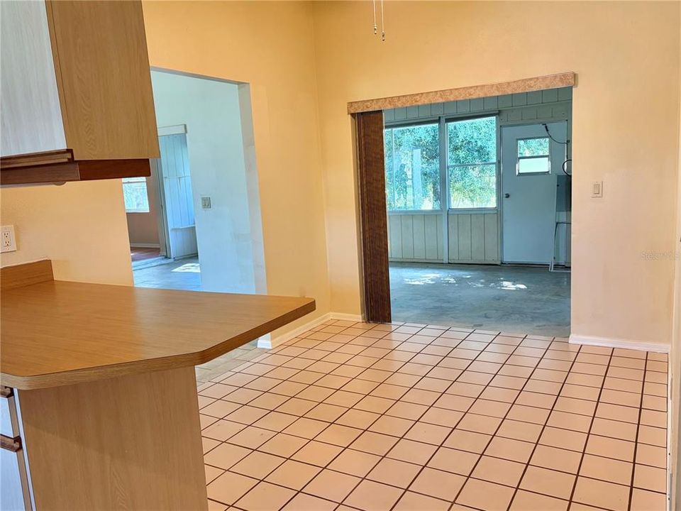 На продажу: $261,900 (3 спален, 2 ванн, 1997 Квадратных фут)
