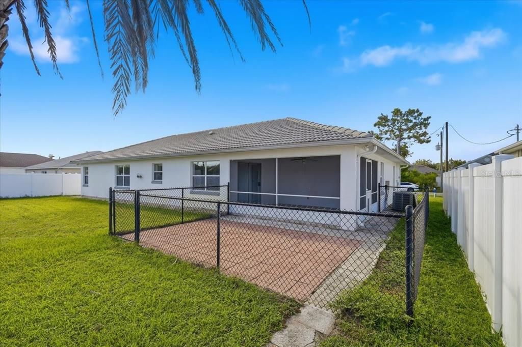На продажу: $279,900 (3 спален, 2 ванн, 1580 Квадратных фут)