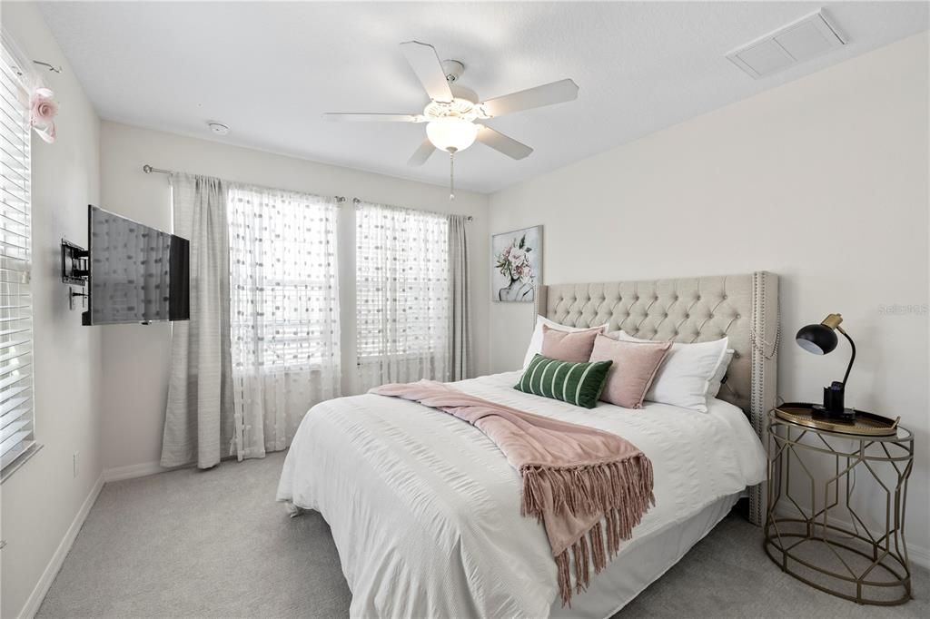 For Sale: $499,990 (3 beds, 2 baths, 1700 Square Feet)