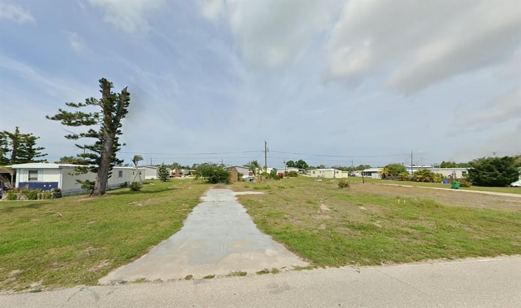 En Venta: $16,500 (0.18 acres)