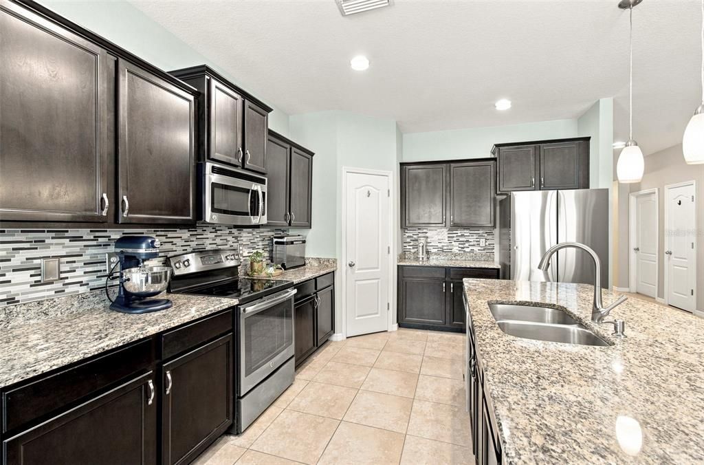 For Sale: $385,000 (4 beds, 2 baths, 2058 Square Feet)
