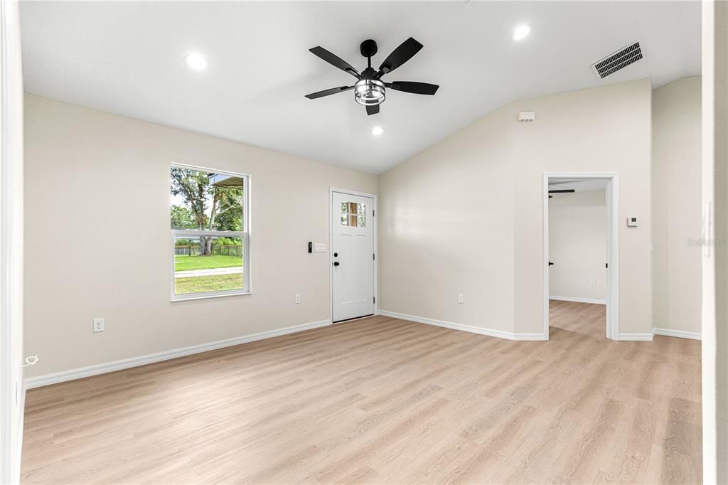 For Sale: $219,900 (3 beds, 2 baths, 1003 Square Feet)