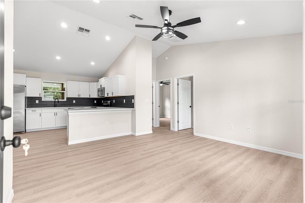 For Sale: $219,900 (3 beds, 2 baths, 1003 Square Feet)
