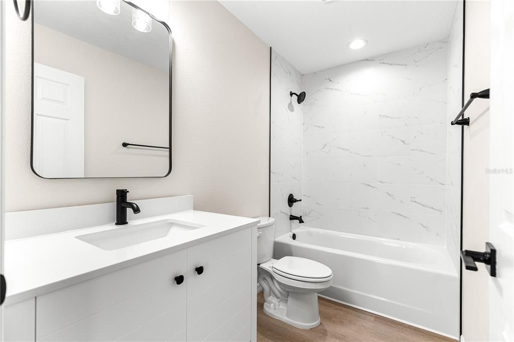 For Sale: $219,900 (3 beds, 2 baths, 1003 Square Feet)