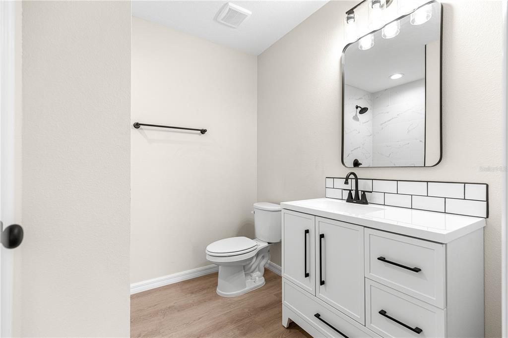 For Sale: $219,900 (3 beds, 2 baths, 1003 Square Feet)