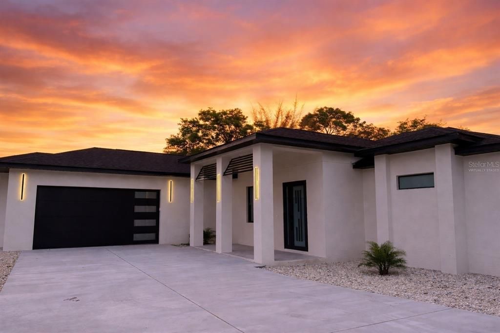 For Sale: $749,900 (4 beds, 3 baths, 2424 Square Feet)