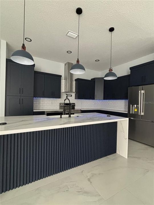 For Sale: $749,900 (4 beds, 3 baths, 2424 Square Feet)