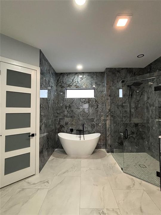 For Sale: $749,900 (4 beds, 3 baths, 2424 Square Feet)
