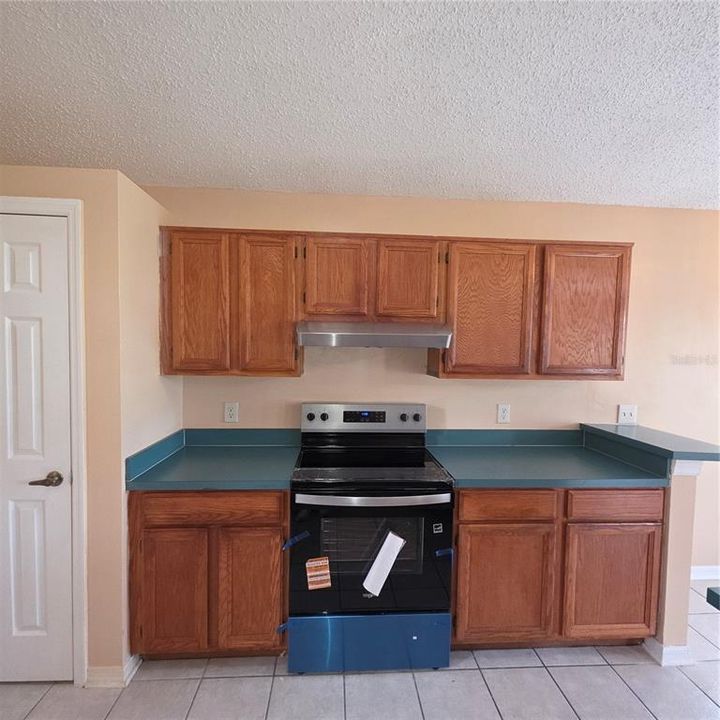 For Sale: $450,000 (4 beds, 2 baths, 2024 Square Feet)